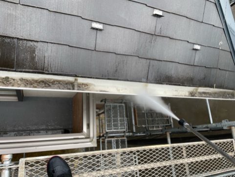 伊勢原市高森の外壁・屋根塗装リフォーム施工事例・施工前・高圧洗浄・付帯部