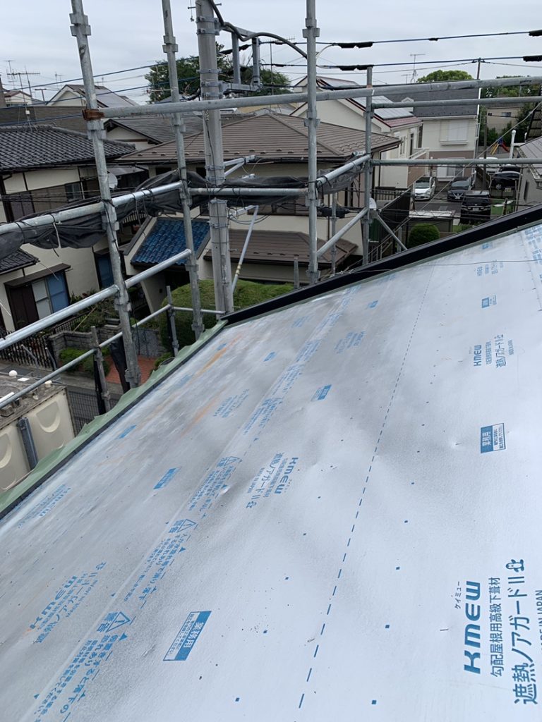 厚木市の屋根リフォームの施工事例／施工中／屋根／ルーフィング