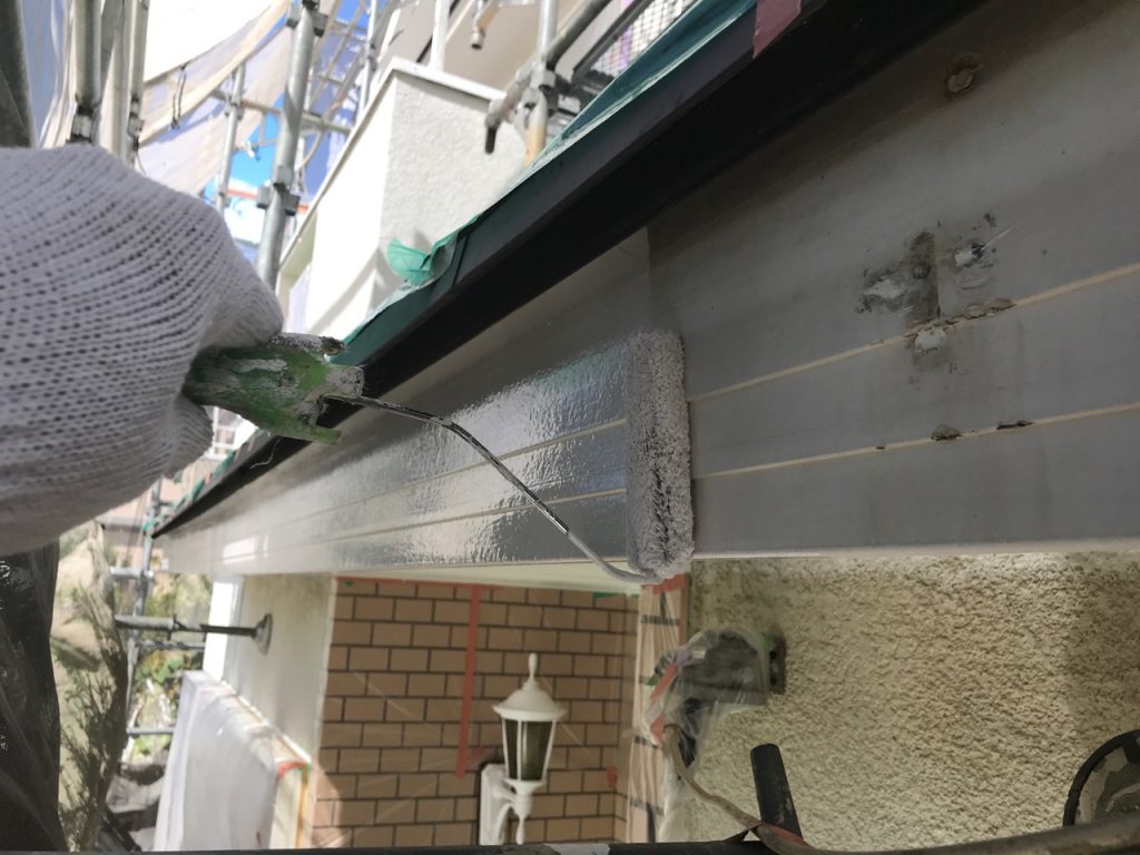 茅ヶ崎市の外壁塗装リフォームの施工事例/K様邸/施工中/木部塗装