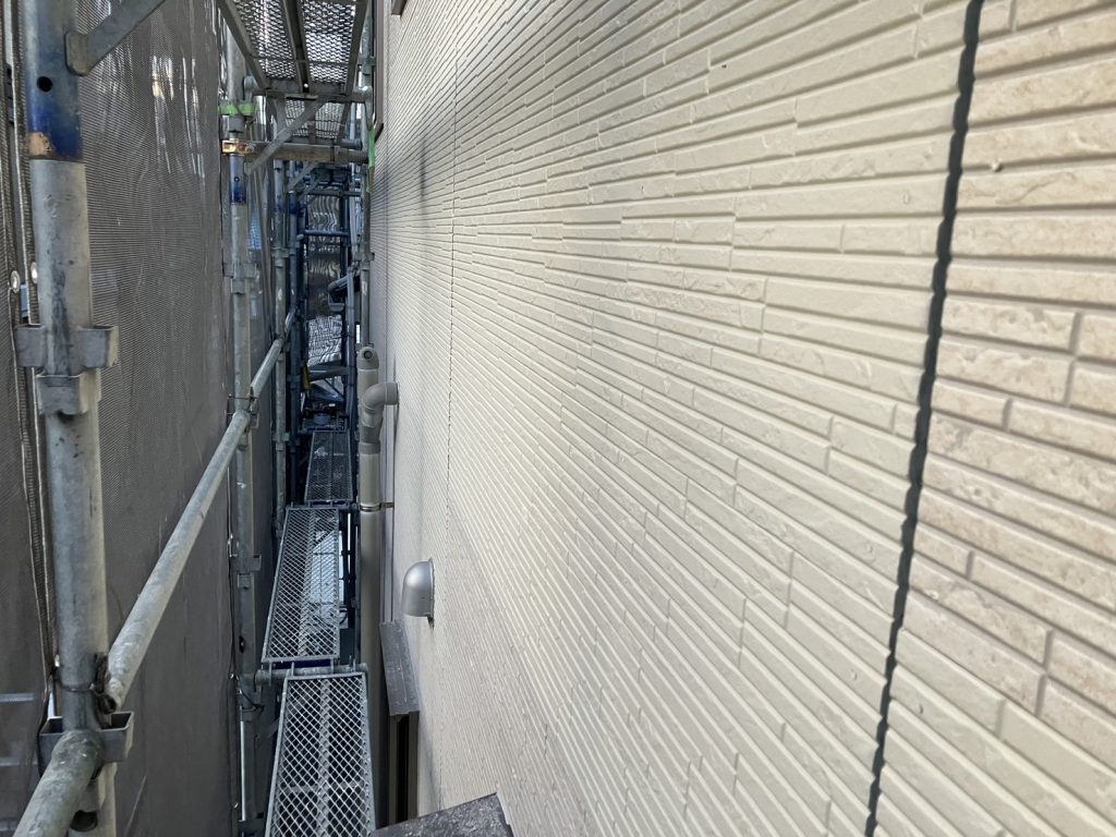 伊勢原市の屋根・外壁塗装工事の施工事例/S様邸/施工中