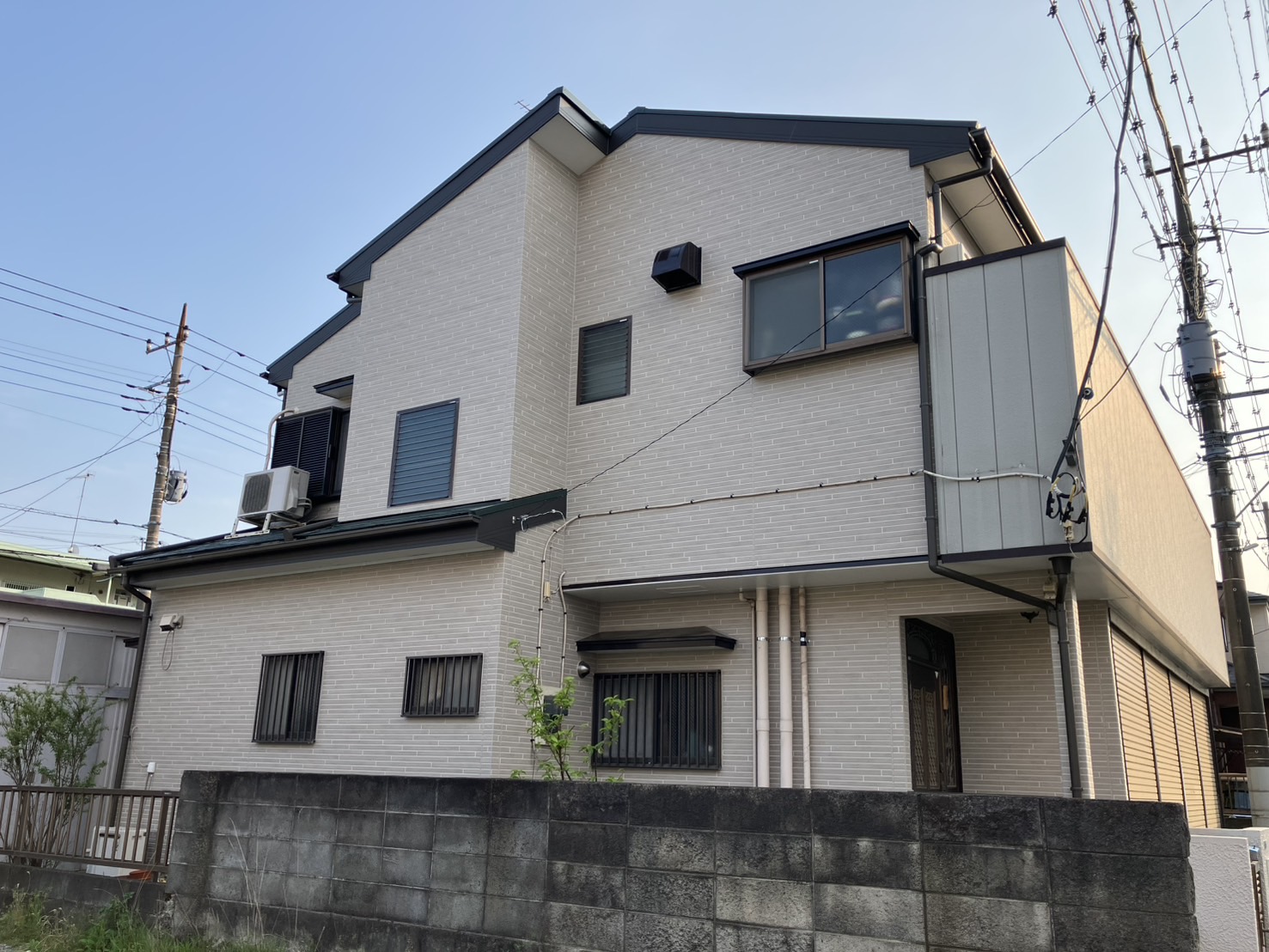 秦野市の外壁張替え&屋根塗装工事の施工事例/O様邸/完成
