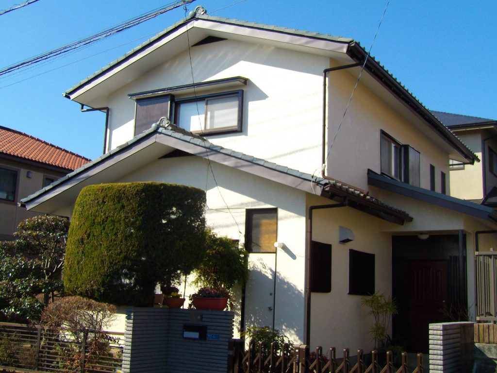 伊勢原市の屋根一部葺き替え・外壁塗装工事の施工事例/S様邸/完成