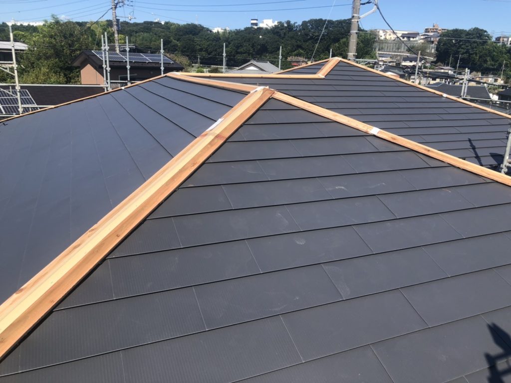 厚木市の上屋根葺き替え工事の施工事例／M様邸／施工中