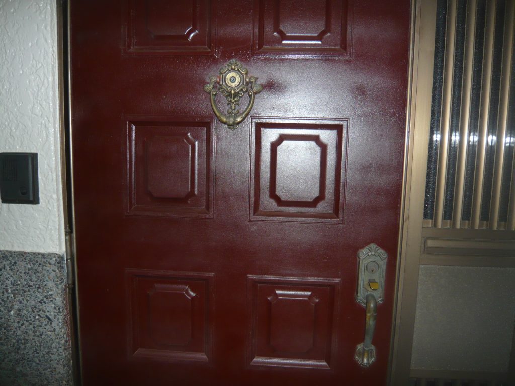 塗装後の木製玄関ドア